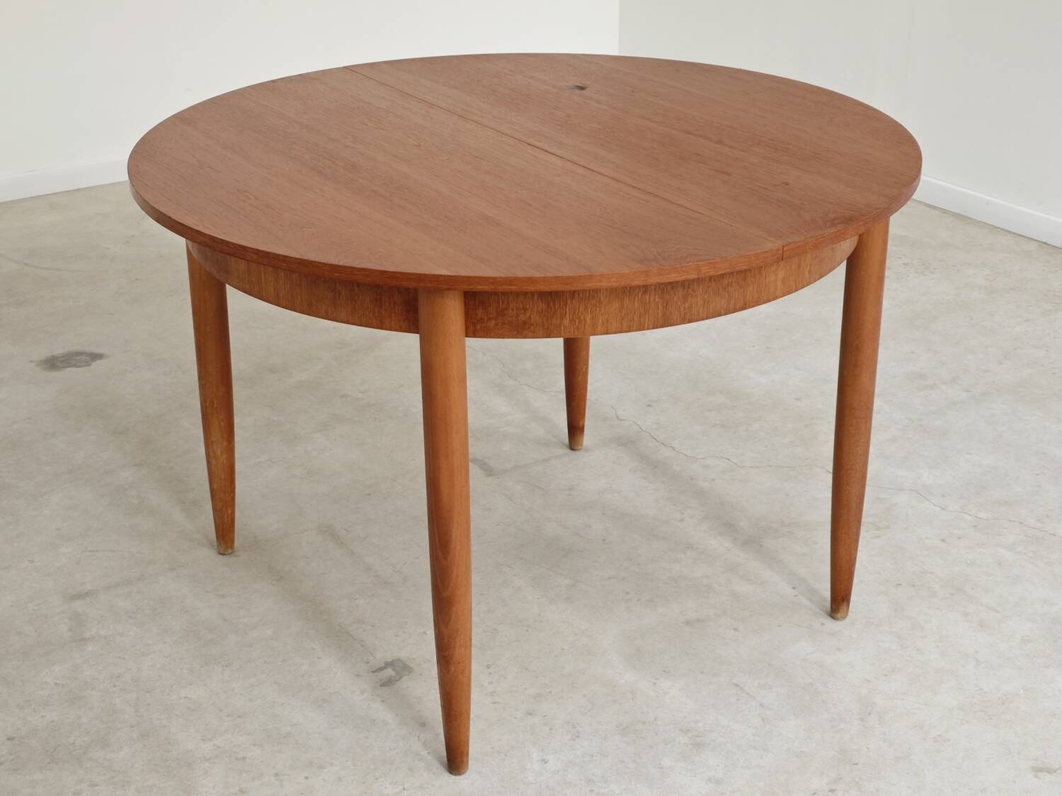 Round extending table, light oak, East Germany, 1960s