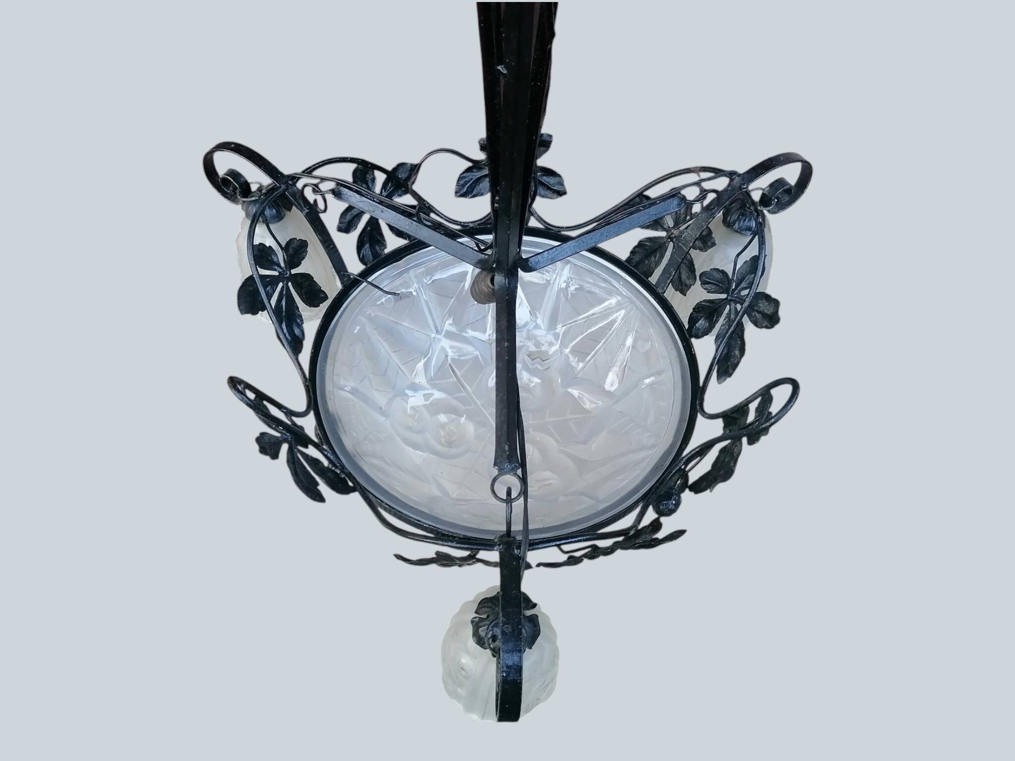 Wrought iron and art deco glass chandelier - Degué Workshops