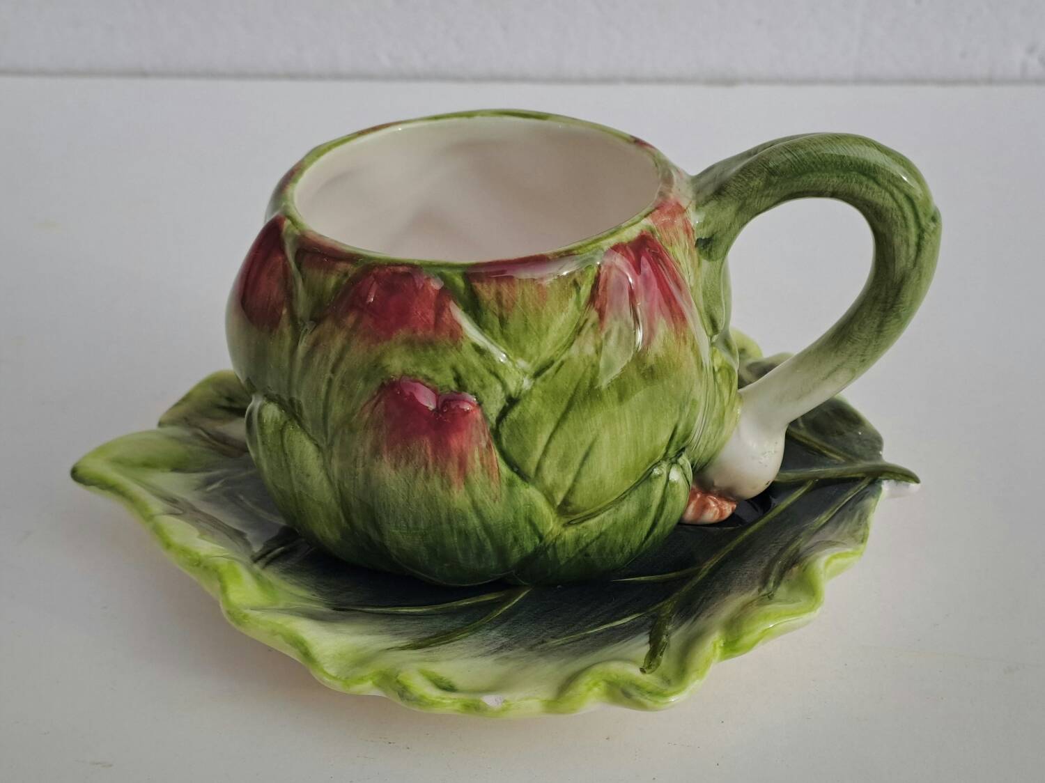 Slush cup and saucer in the shape of an artichoke