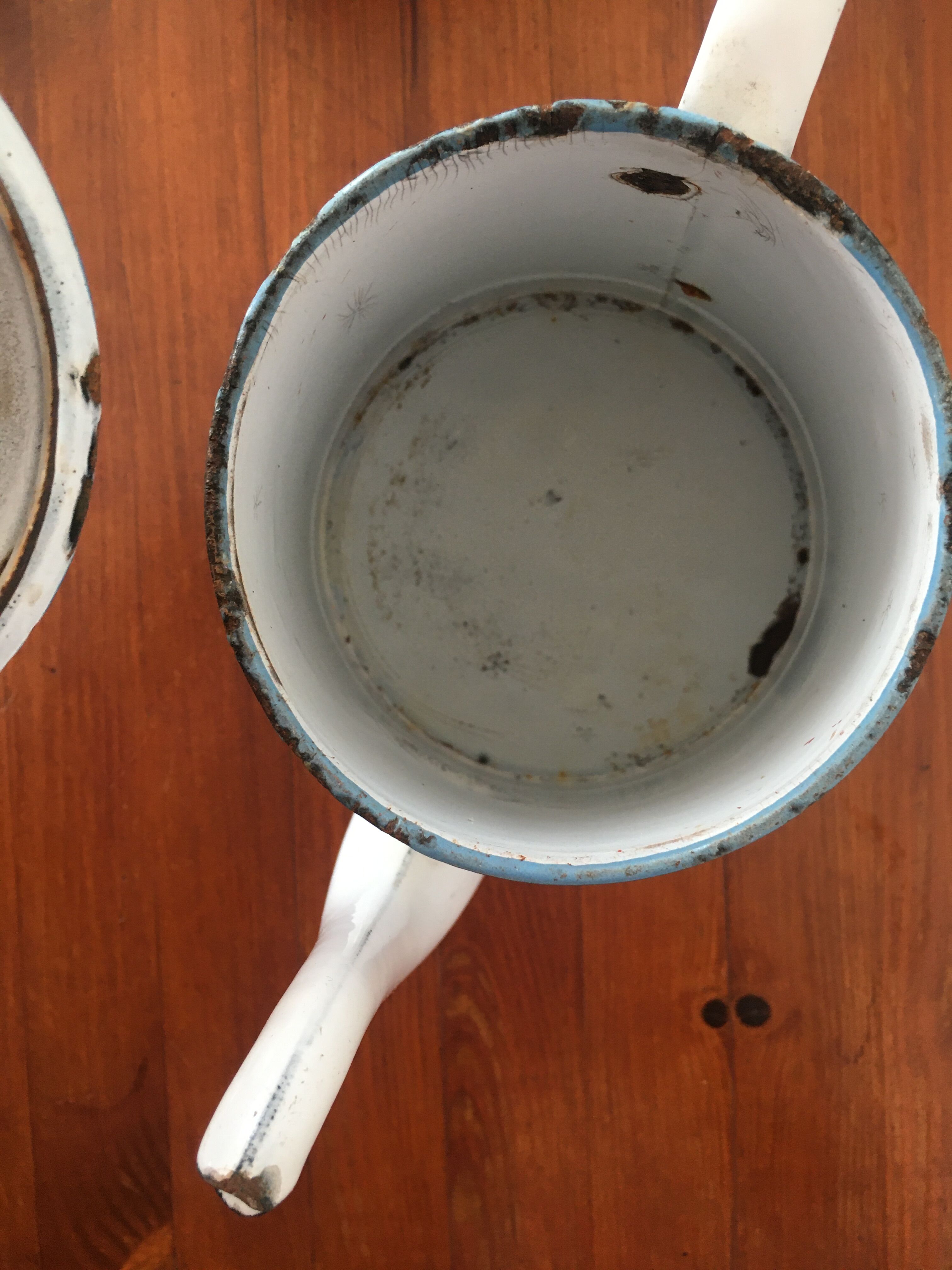 40s coffee maker in shabby enamelled sheet metal