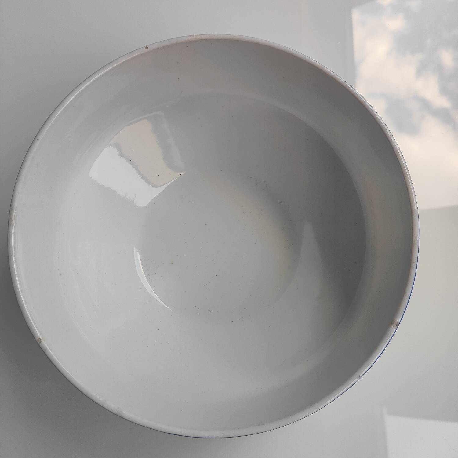 Iron earth salad bowl