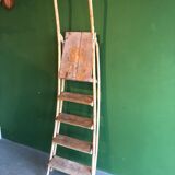 Échelle en bois industrielle