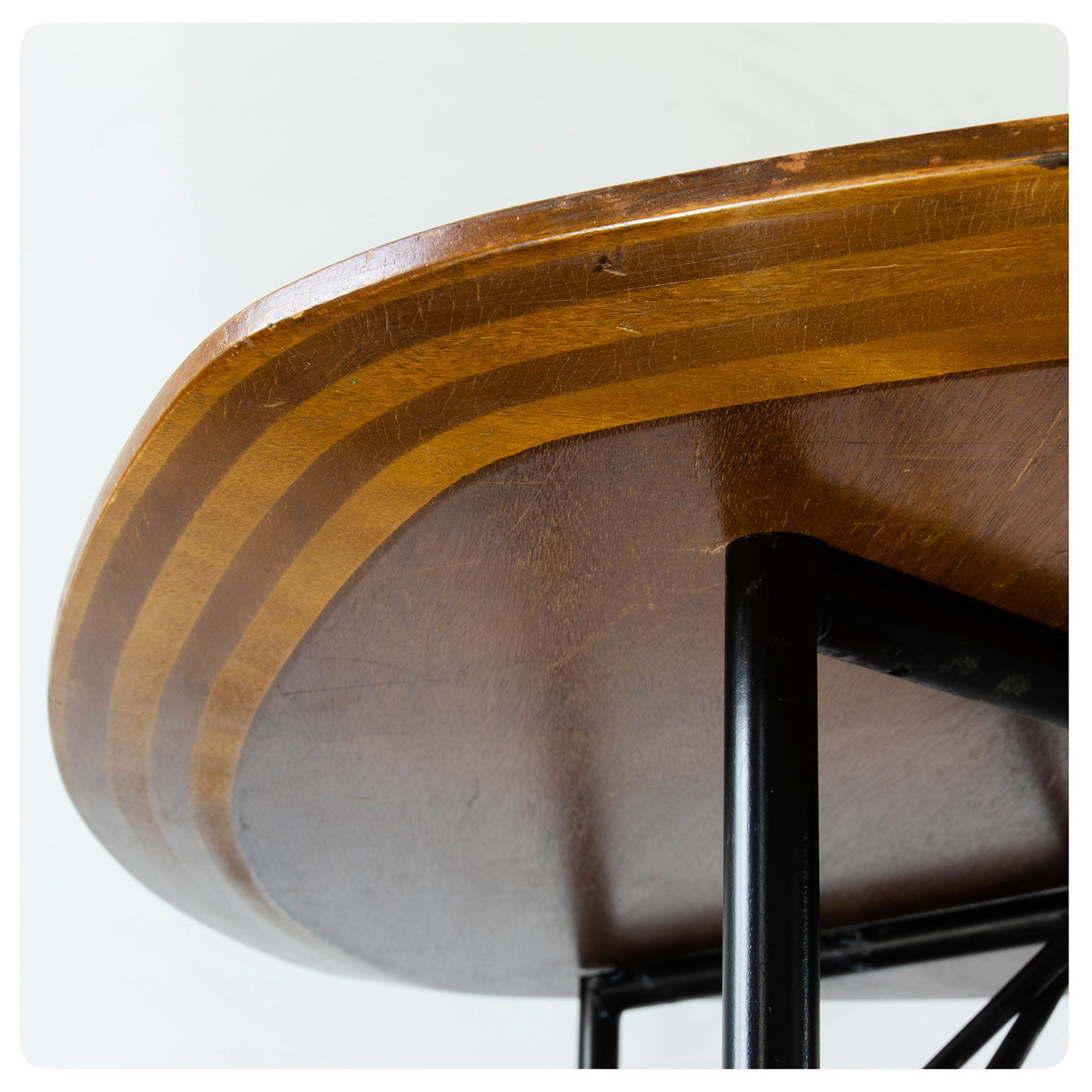 Table 135 bis by André Simard - T.V Furniture Edition