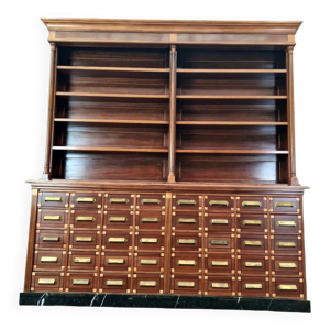 Grand cabinet d’apothicaire - pharmacie