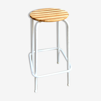 Bar stool in wood and white metal