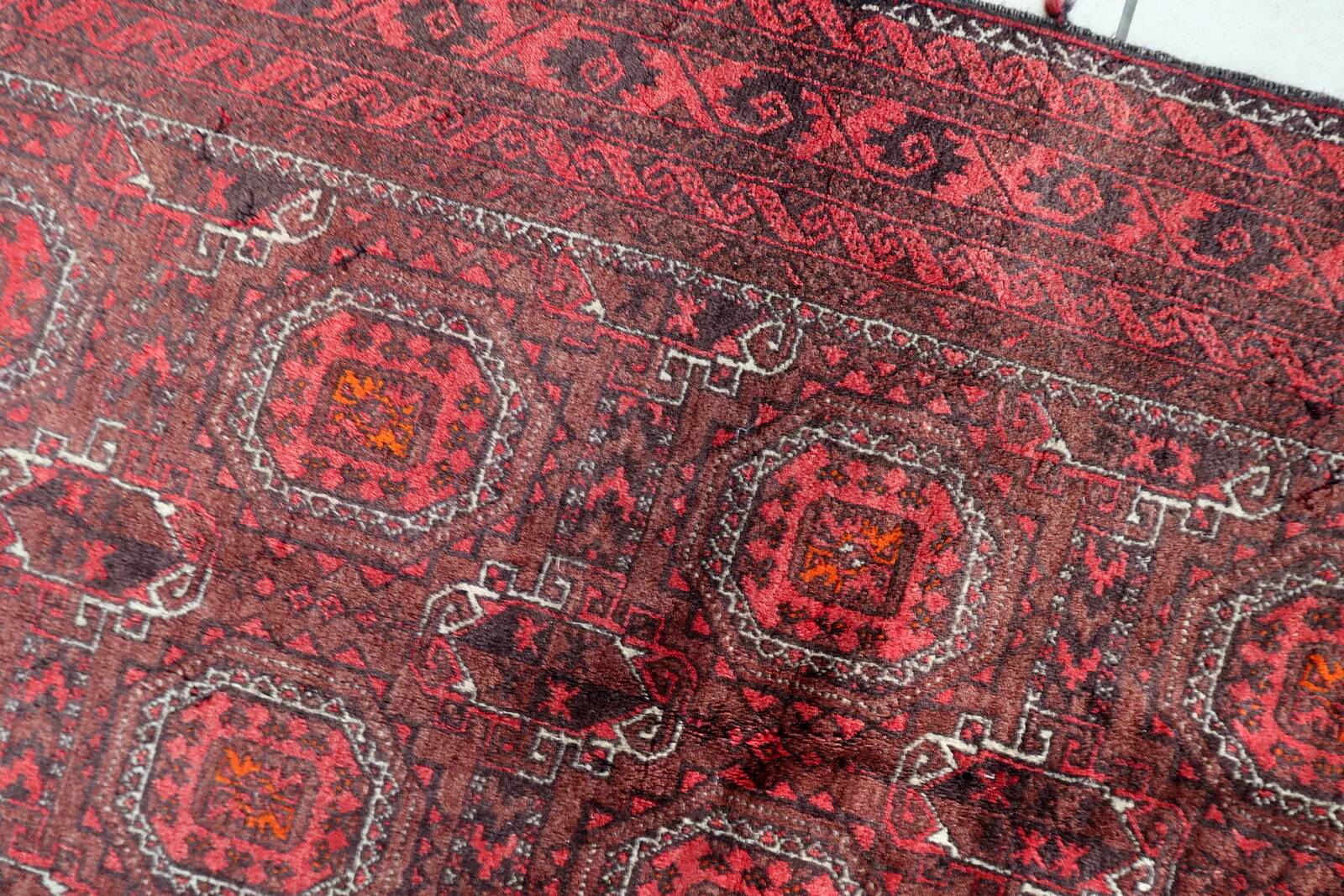Tapis couloir baloutche afghan vintage 107 x 211 cm - tribal répétitif (1C1196)
