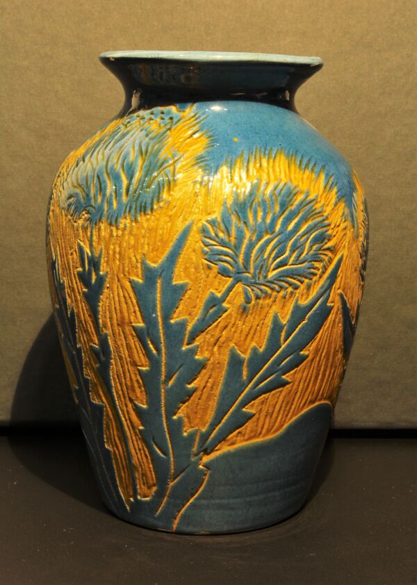Vase balustre à décor de chardons jaune et bleu