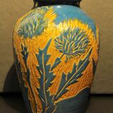 Vase balustre à décor de chardons jaune et bleu