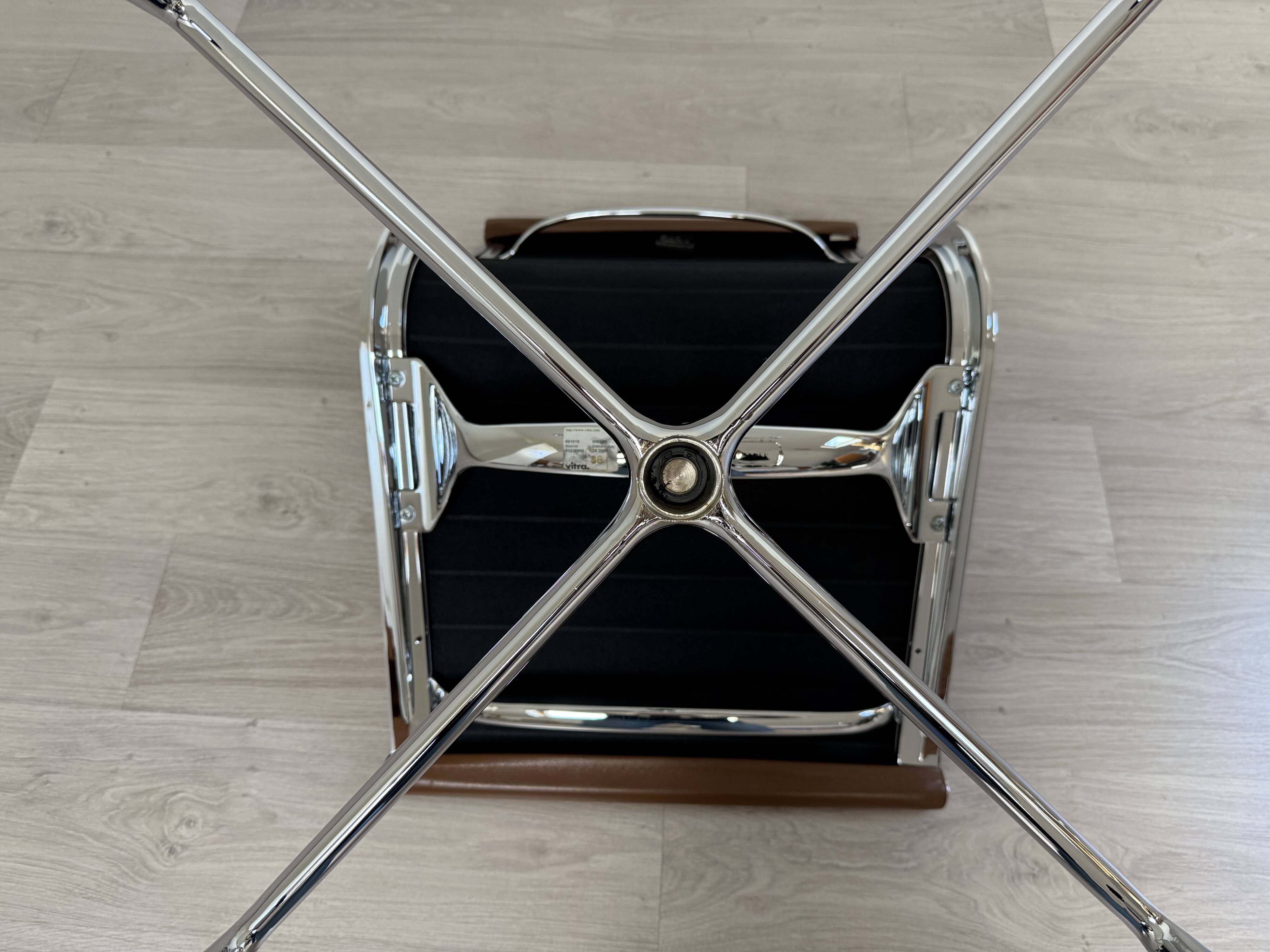 Set of 4 Eames EA105 Vitra armchairs from 2007