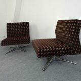 Paire de chauffeuses en tissu et acier chromé, années 60