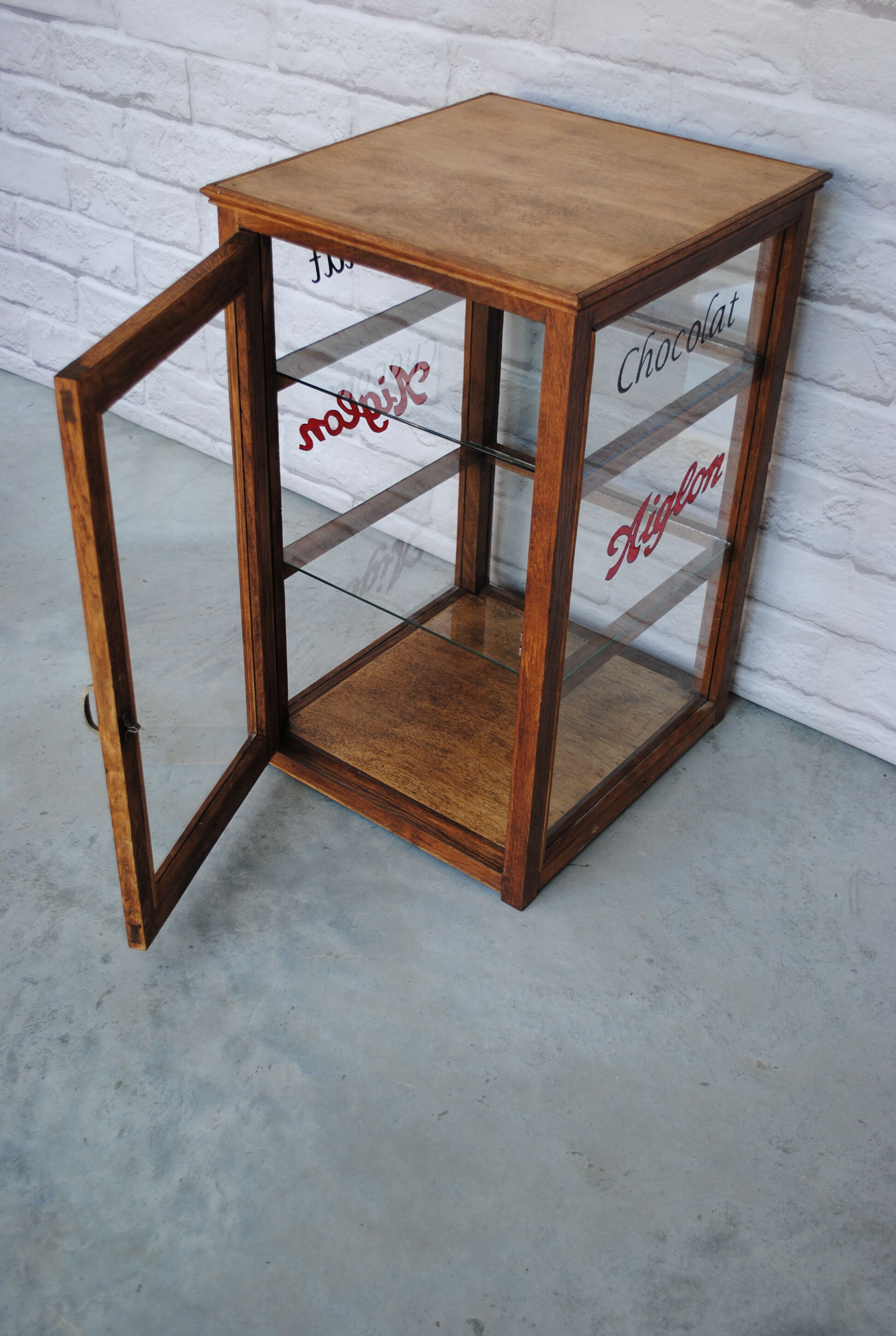 Aiglon chocolate showcase