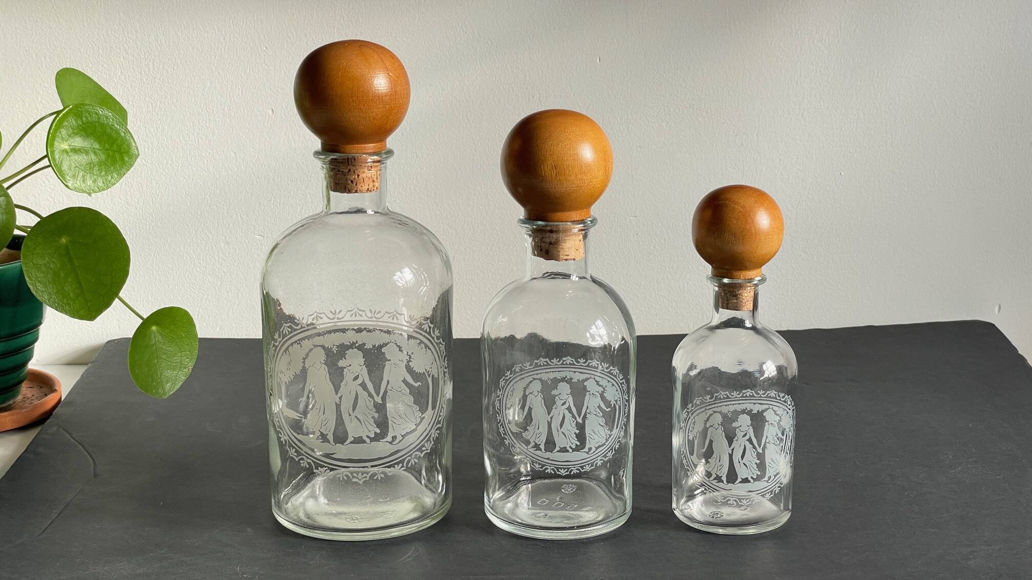 BOUTEILLES Verre Gravé et Bois VINTAGE