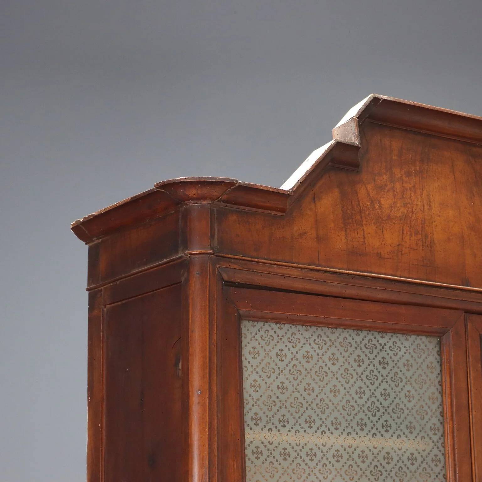 Antique Umbertine buffet in walnut, Italy, 19th century