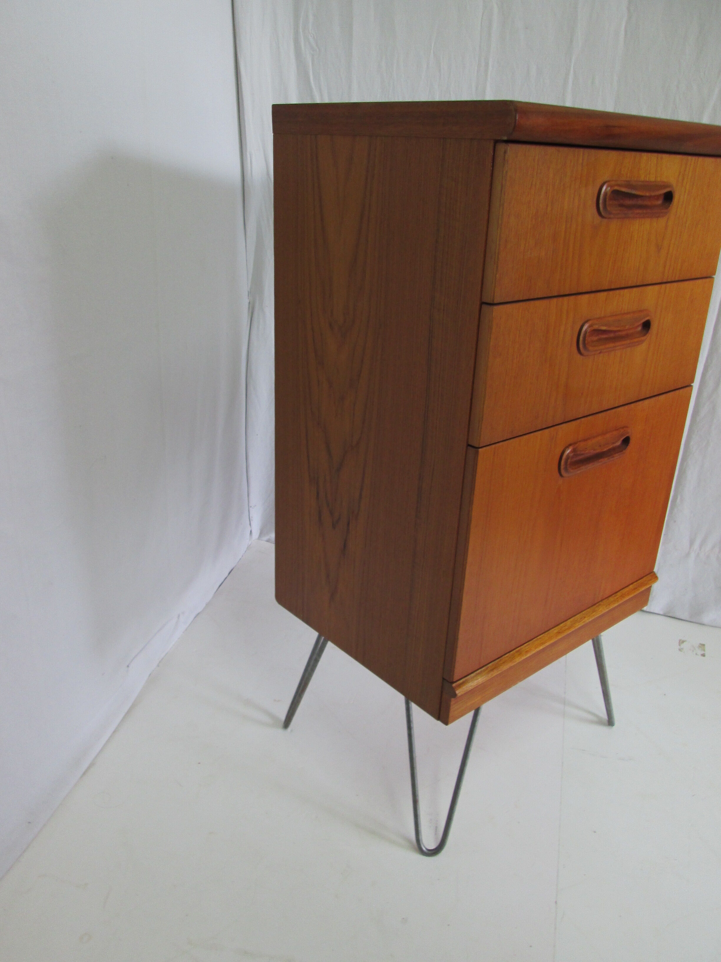 Vintage chest of drawers