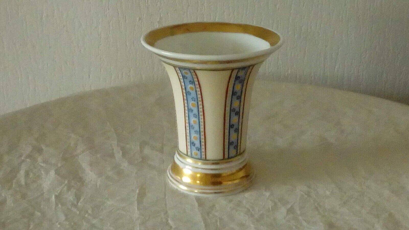 Vase a violettes en porcelaine de paris fin 19 eme