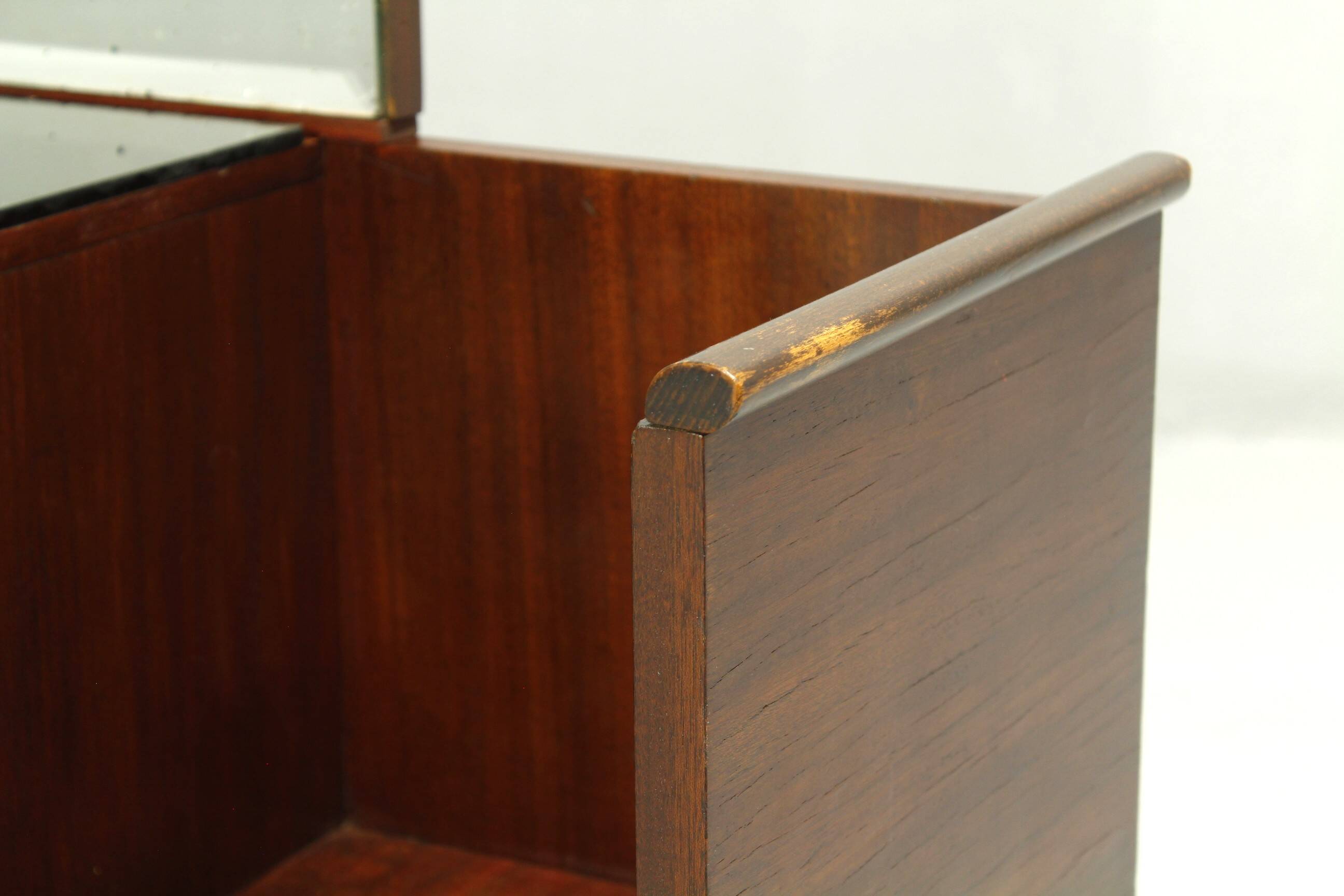 Commode avec miroir, années 1950