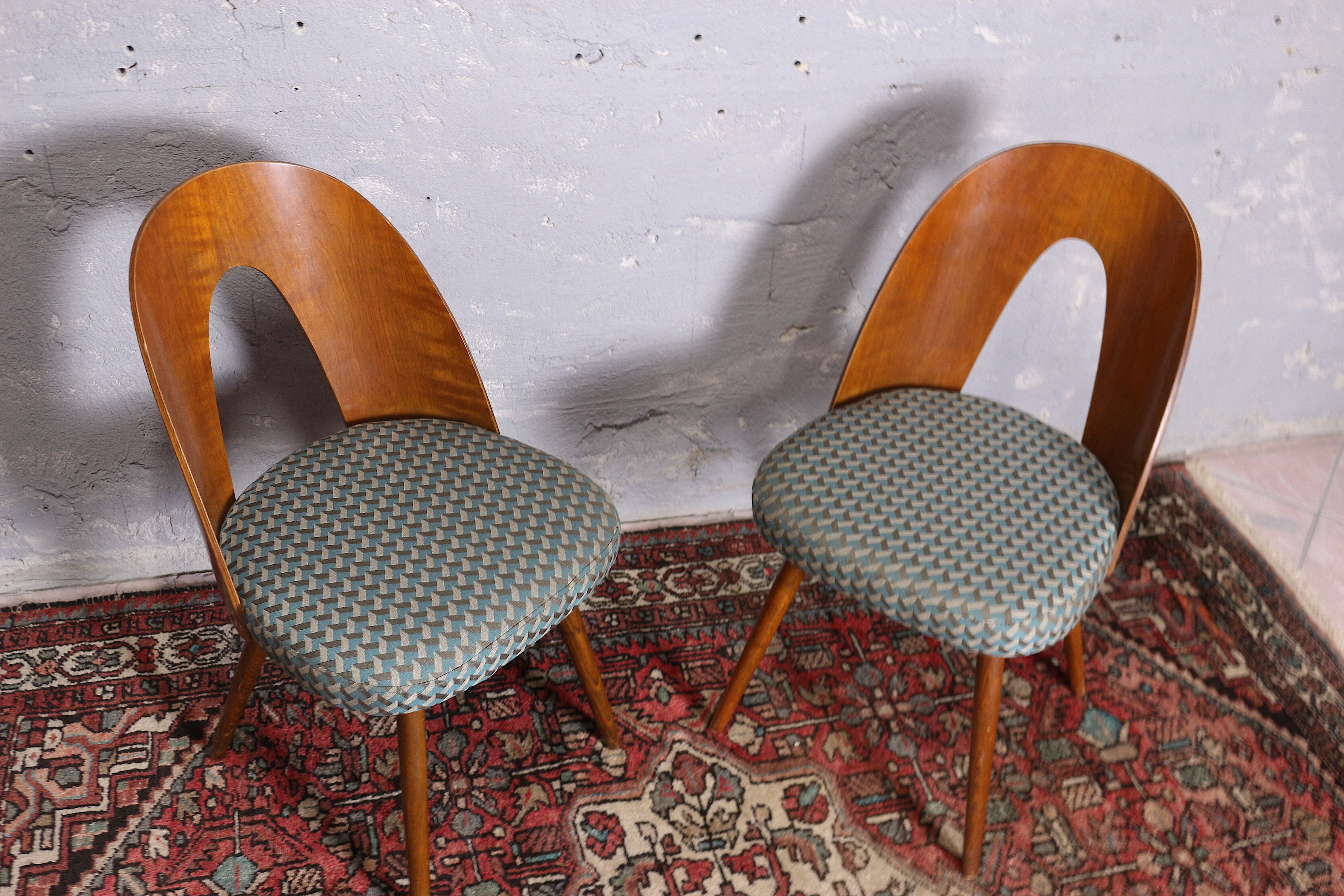Lot de 4 chaises par Antonin Suman, 1960 Tchécoslovaquie