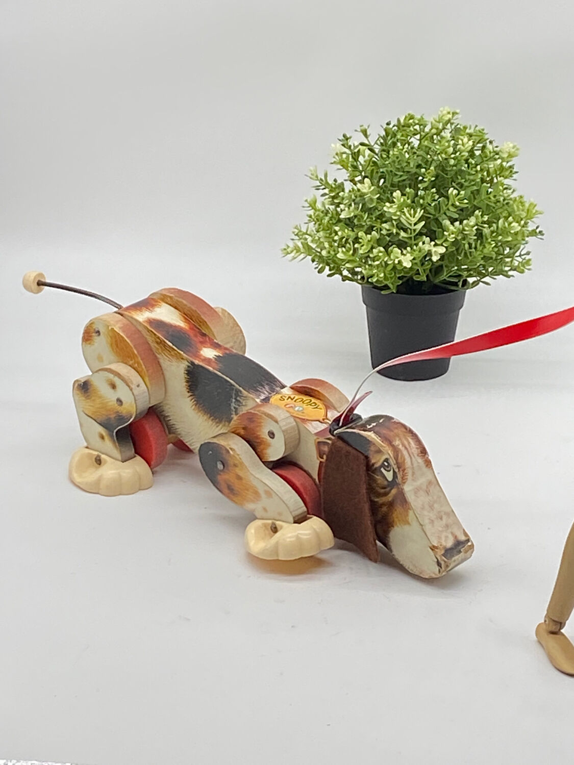 Dog to pull snoopy, file price toys, old wood toy
