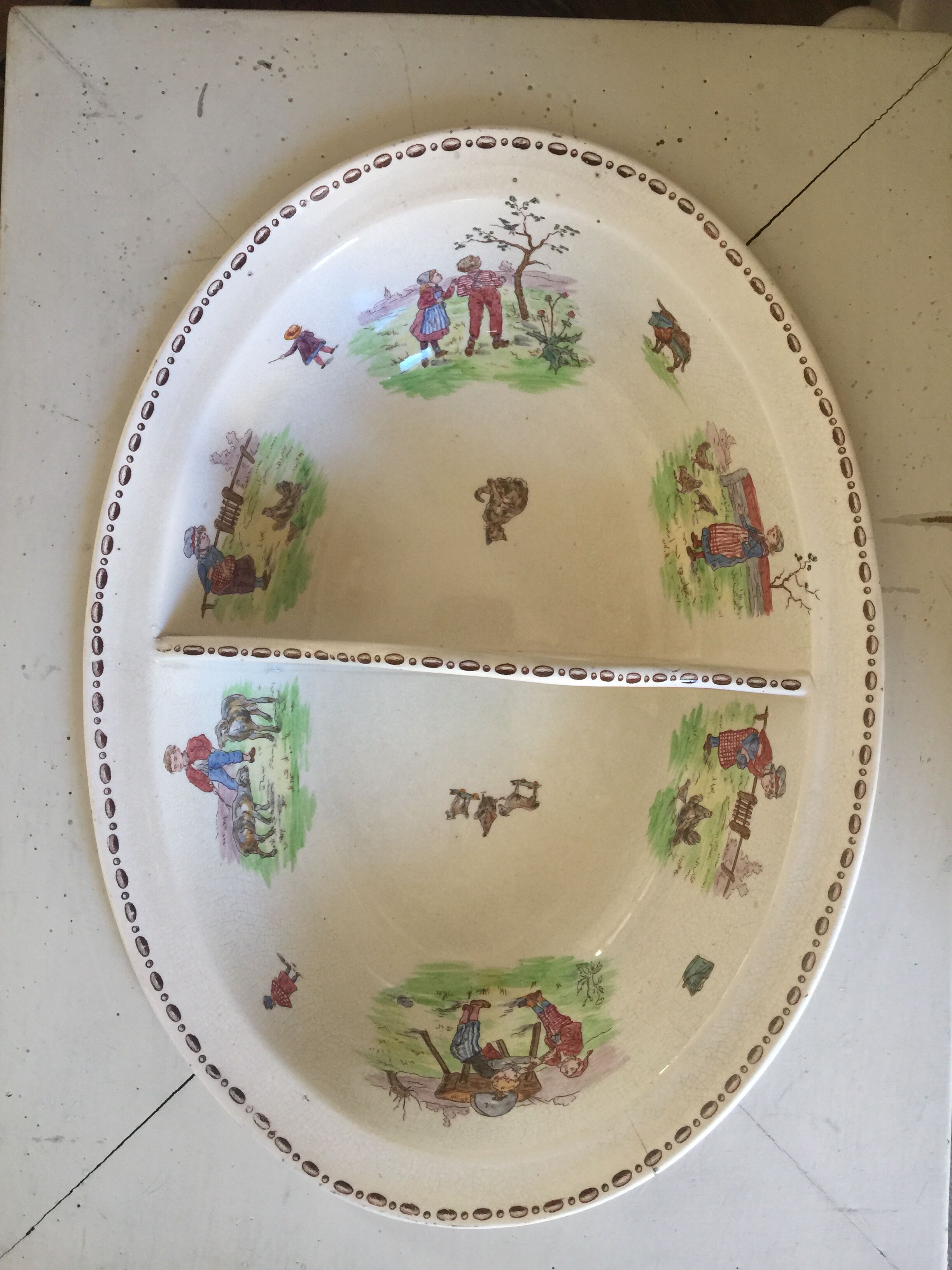 Meuble de toilette ancien pour enfant