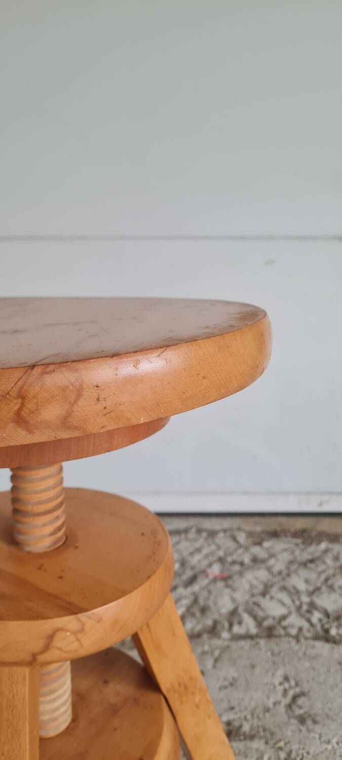 Tabouret d'atelier en bois