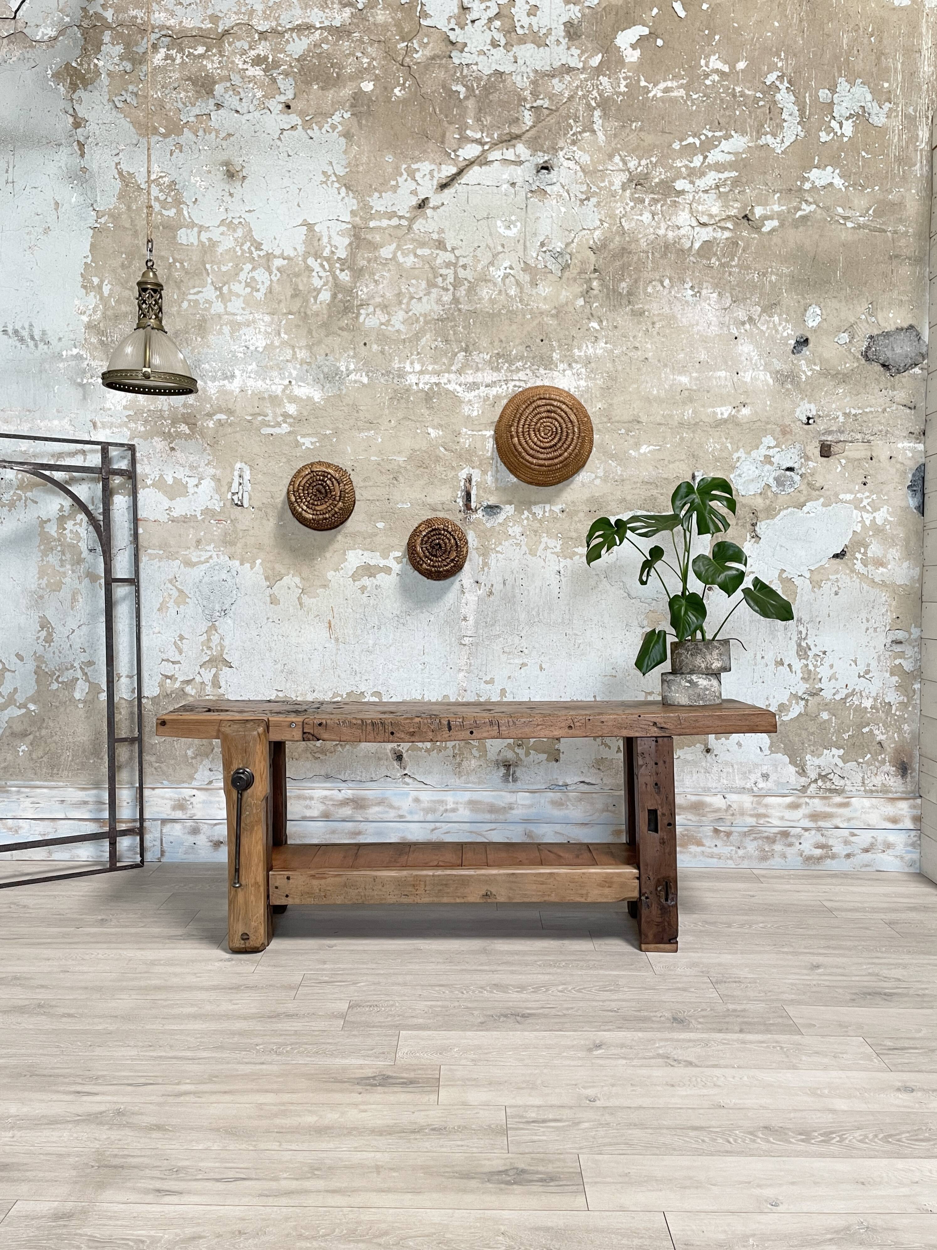 Solid wood carpenter's workbench