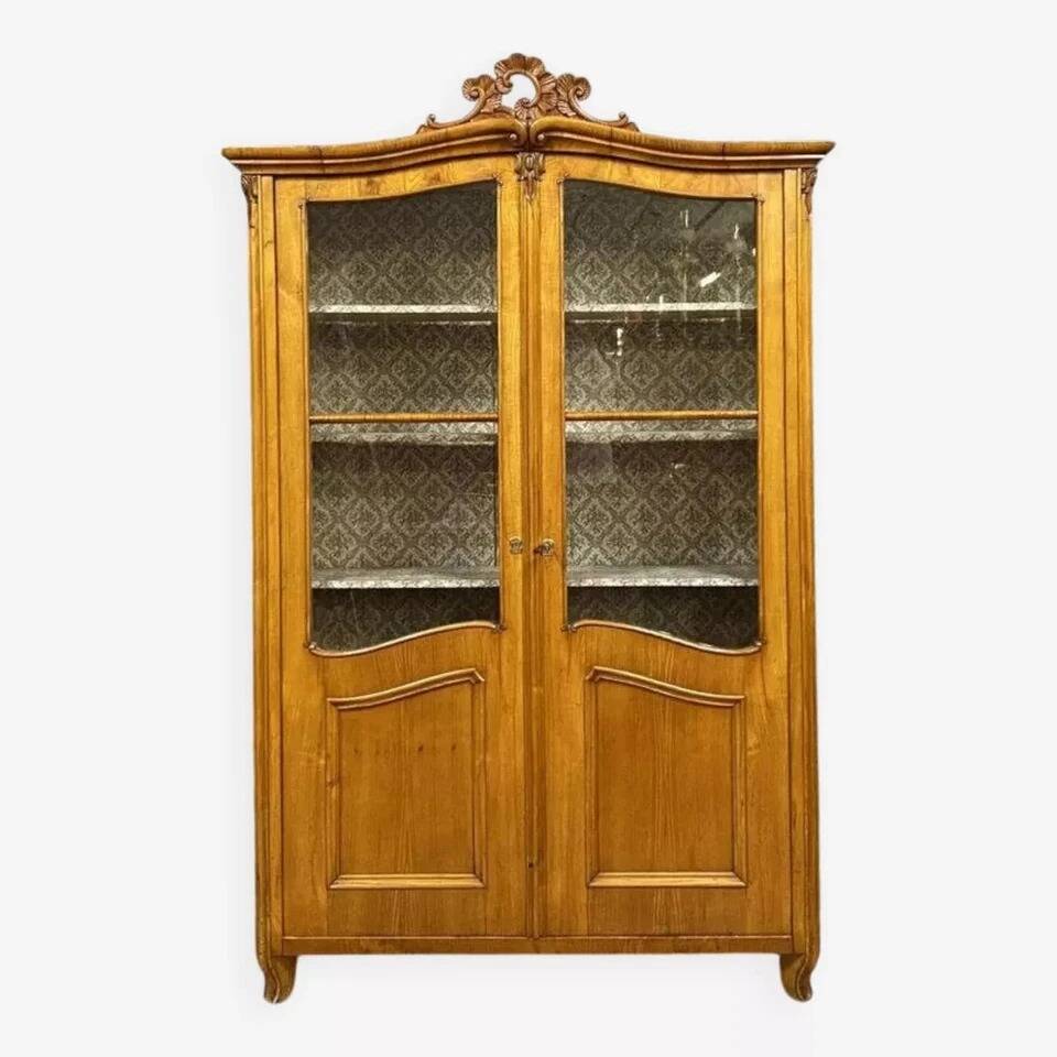 Glass library in Louis XV style, opening with two doors at the front.