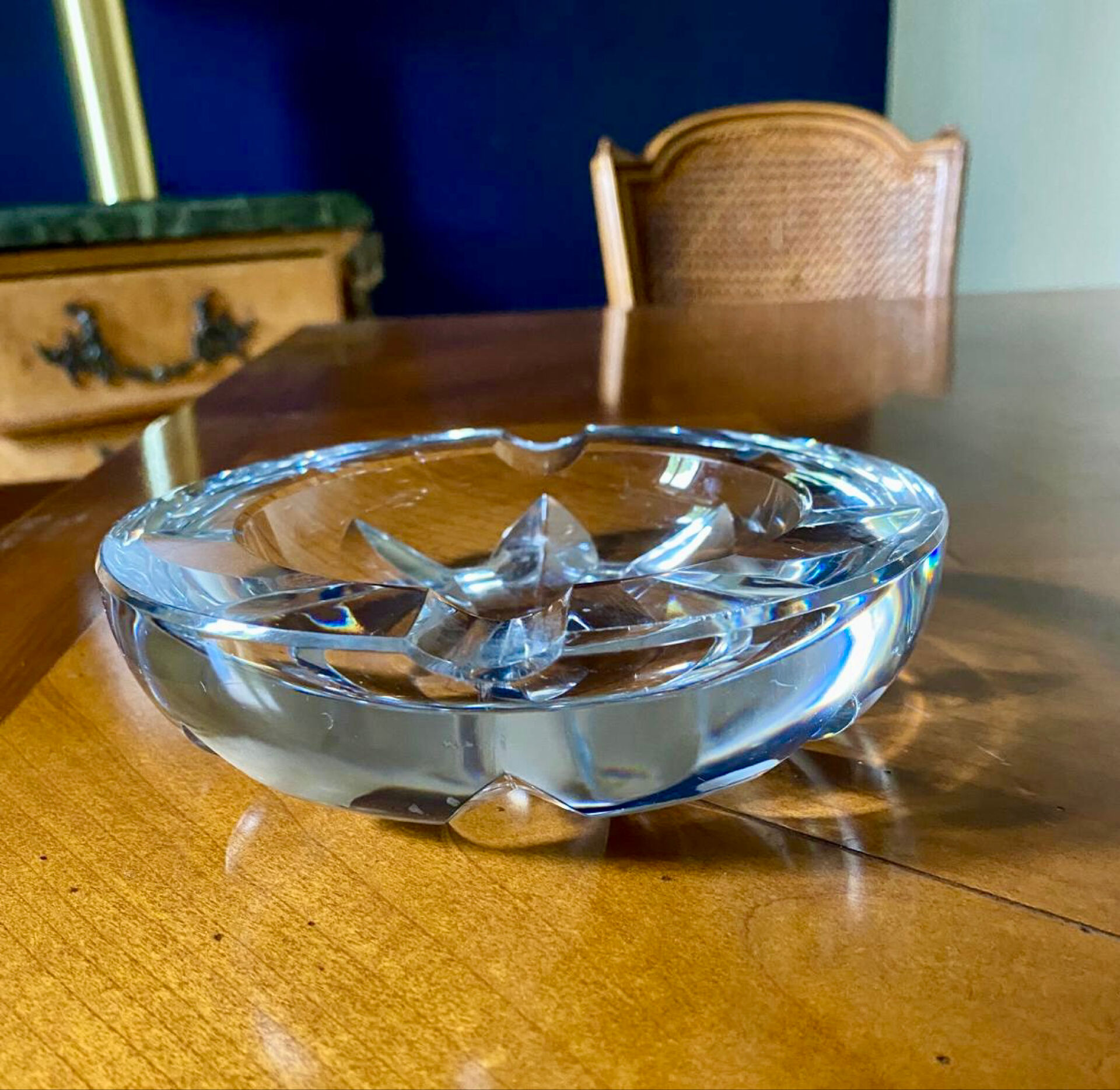 Baccarat crystal ashtray – Star-decorated model – 14 cm