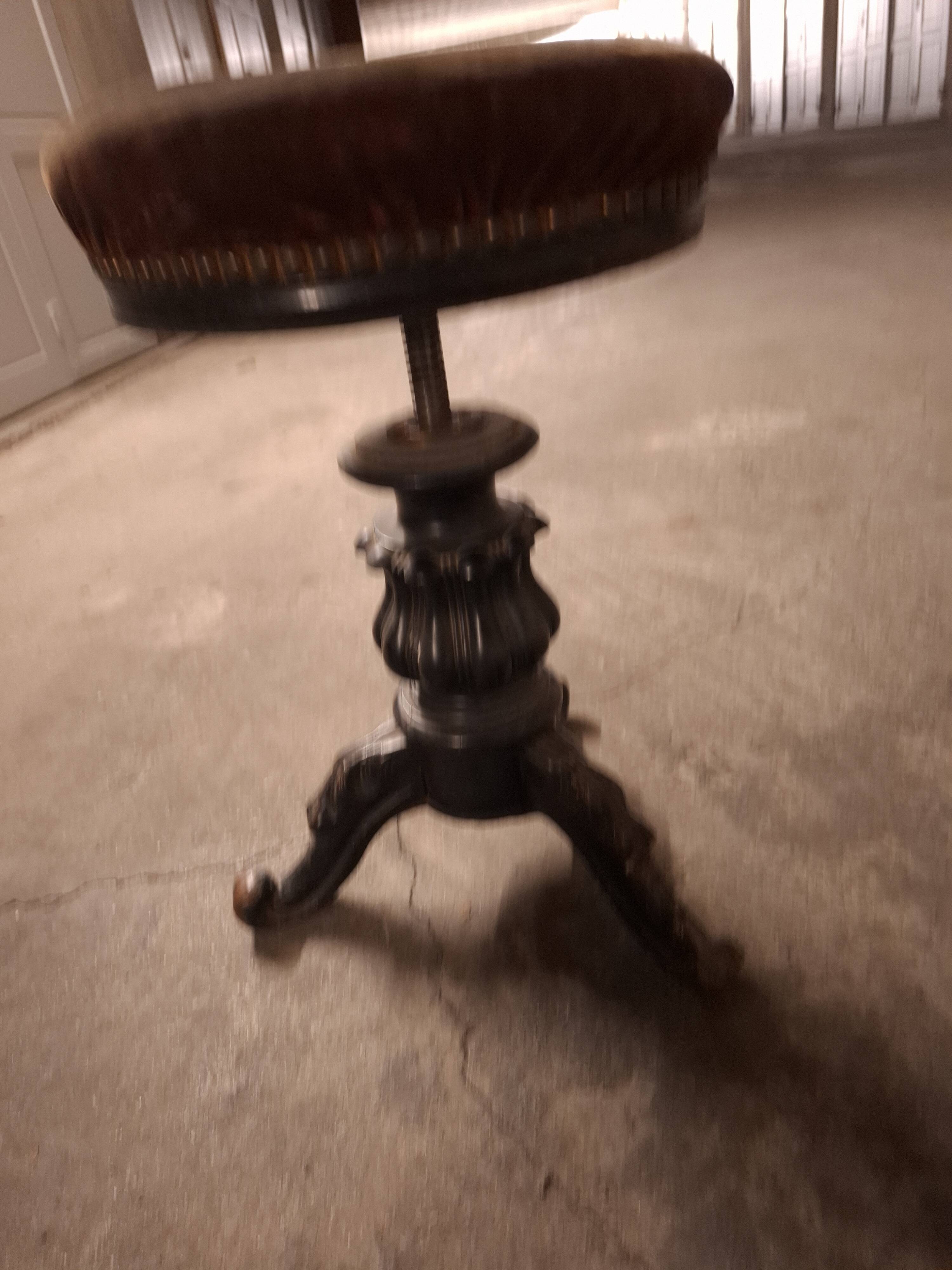 NAPOLEON III PIANO STOOL