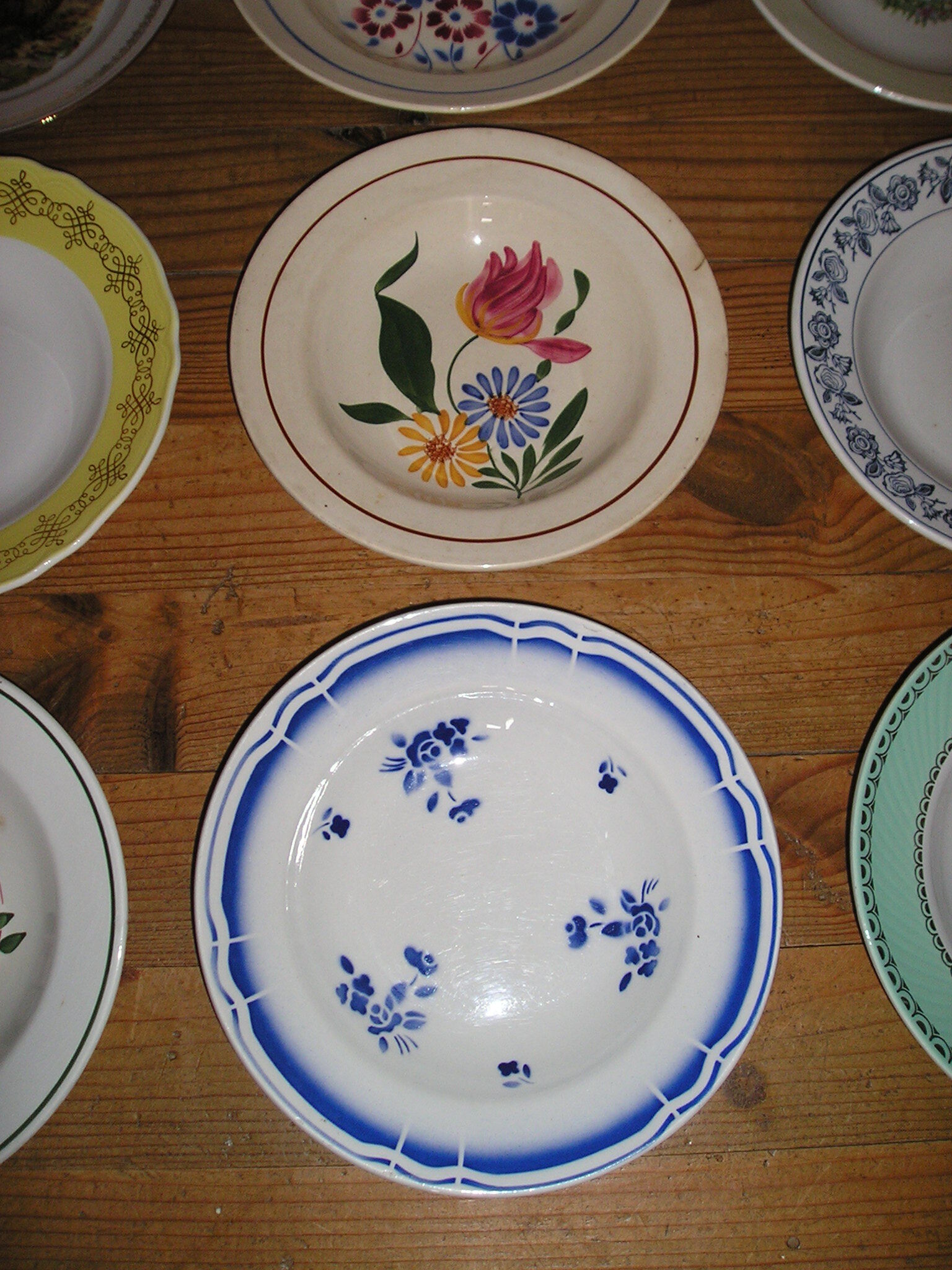 Set of 12 different hollow plates