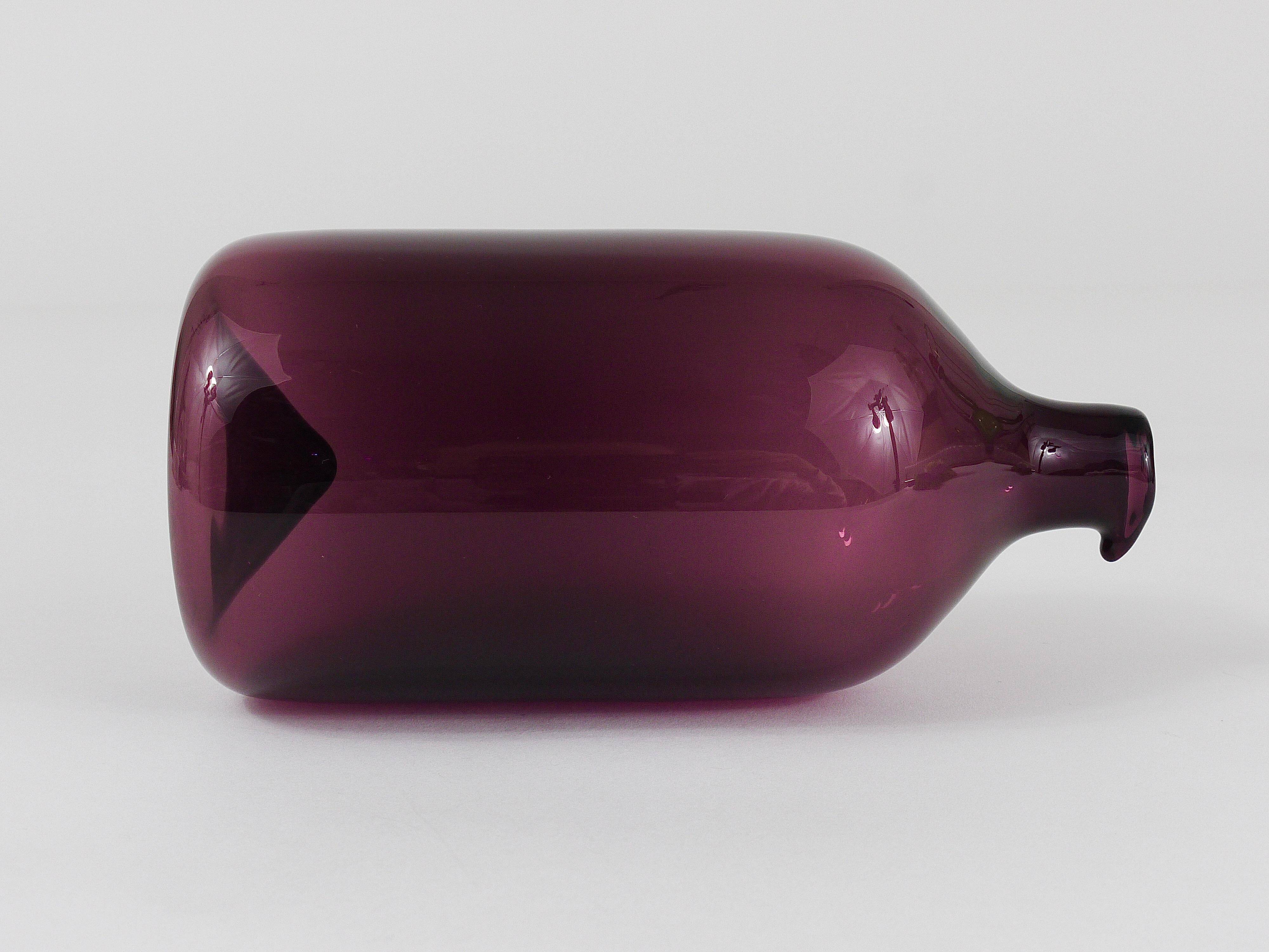 Glass vase signed Purple Timo Sarpaneva Pullo Bird Bottle, Iittala, Finland.