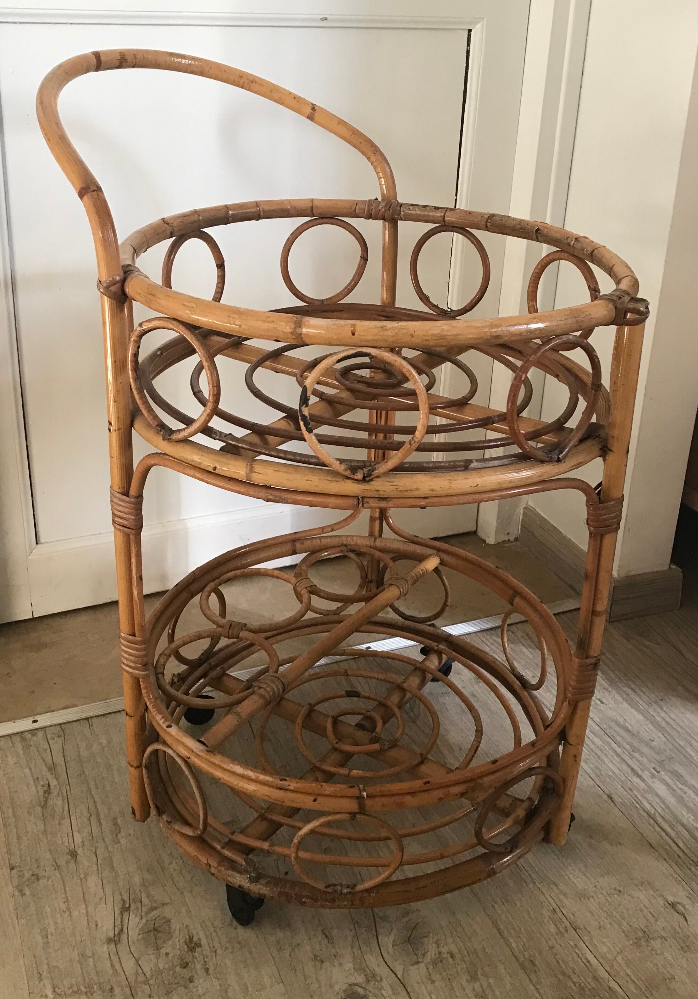 Vintage rattan and roller service