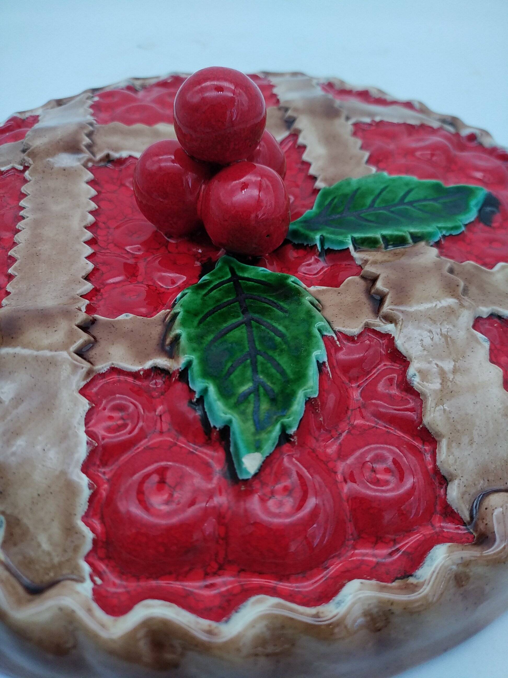 Slush lid for tart. 50s/60s. Cherry .