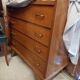 commode vintage aux pieds compas
