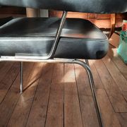 Fauteuil et chaise de bureau année 60 skaï