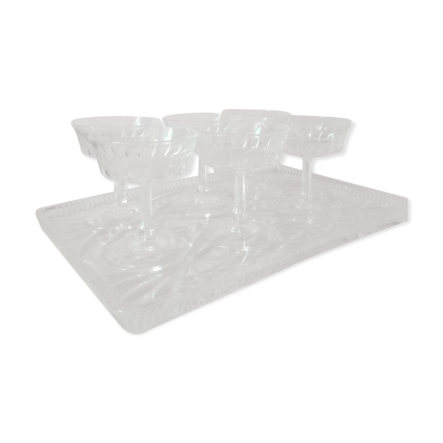 6 champagne glasses on set