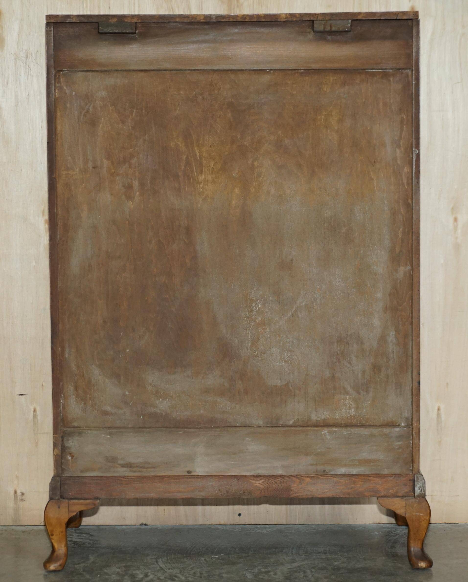 Armoire de gouvernante Art Deco en noyer burr par Waring & Gillow
