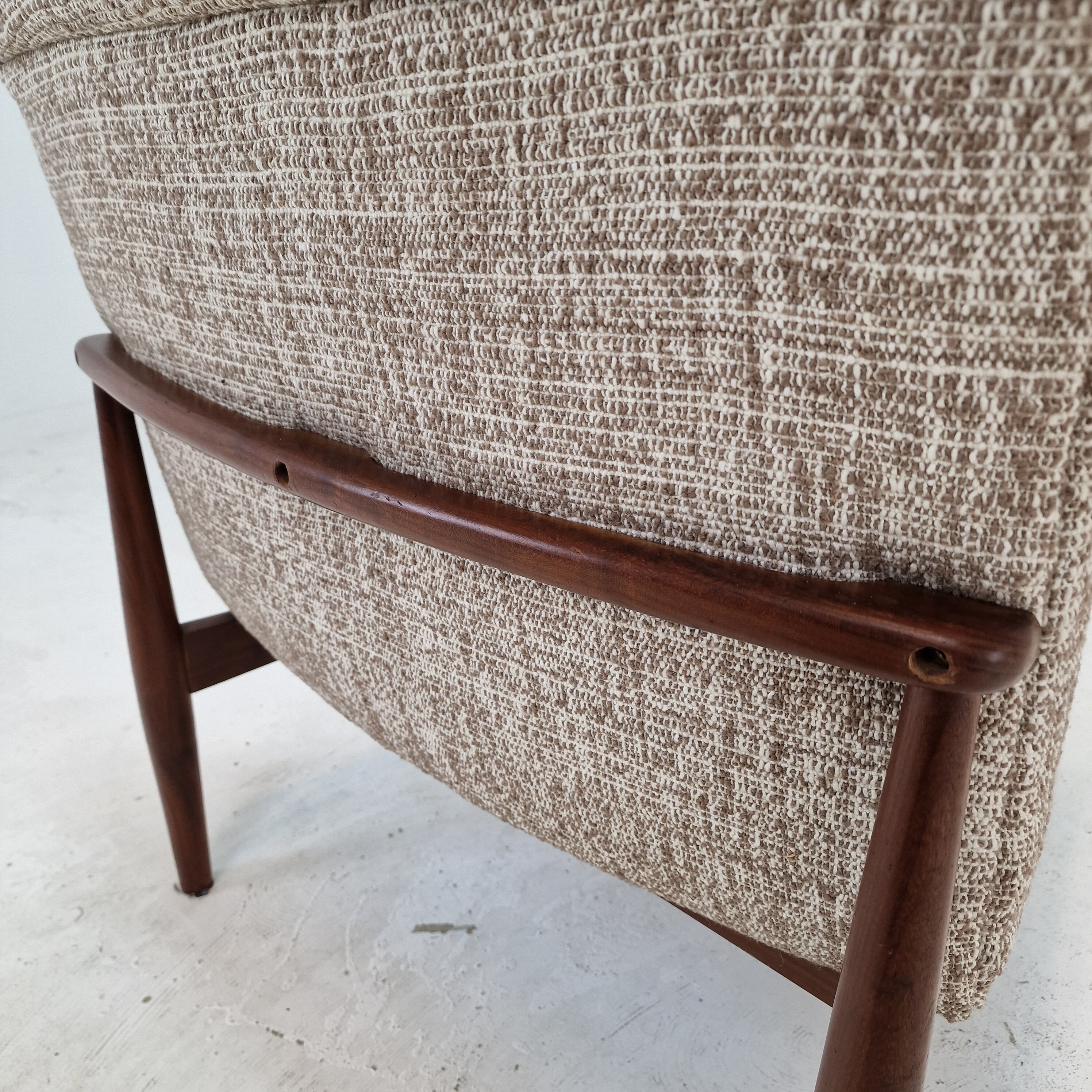 Mid-century round bench in teak Denmark 1960s