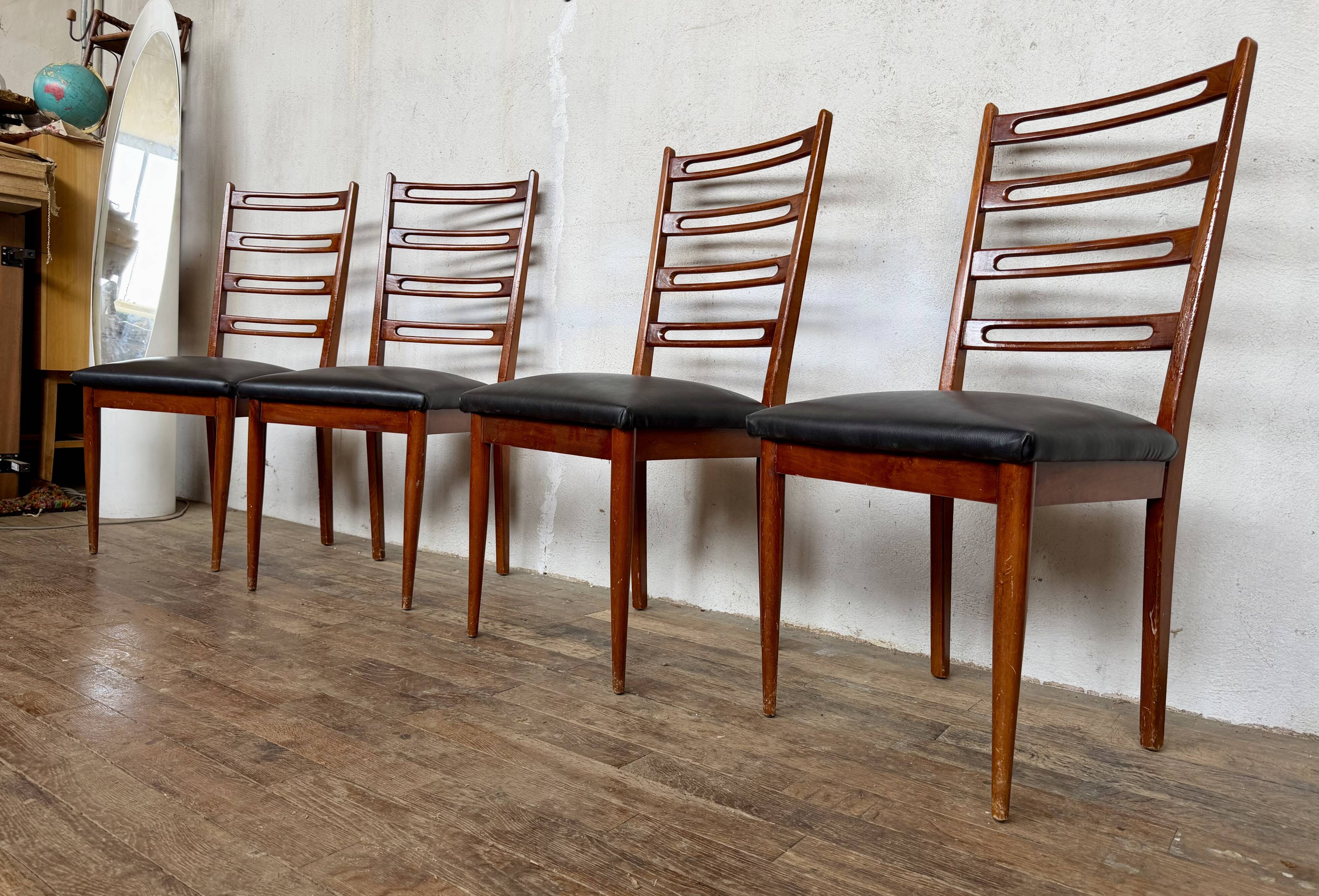 Set of 4 Scandinavian chairs