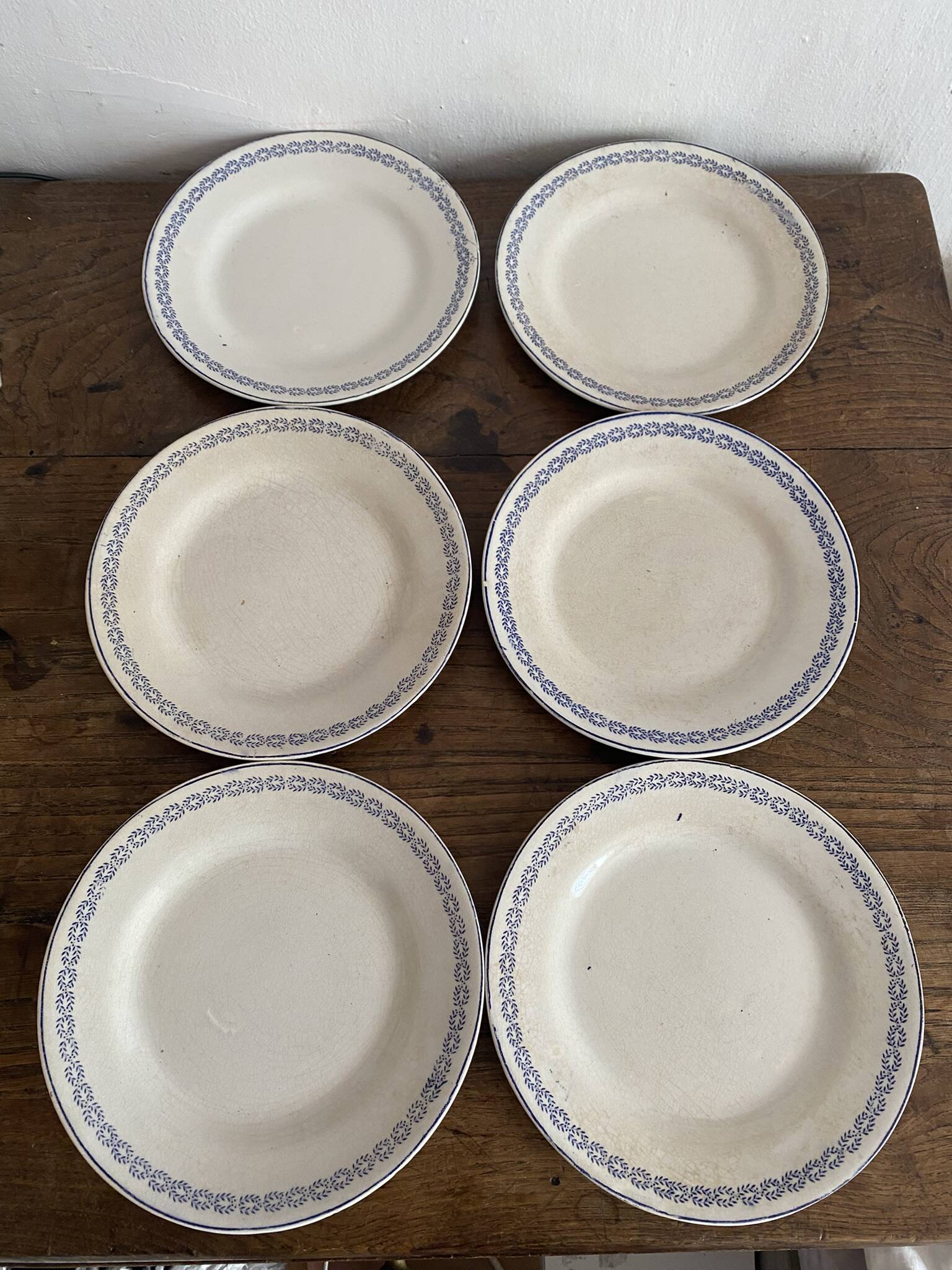 Dessert plates in earthenware from Creil and Montereau Reuil service.