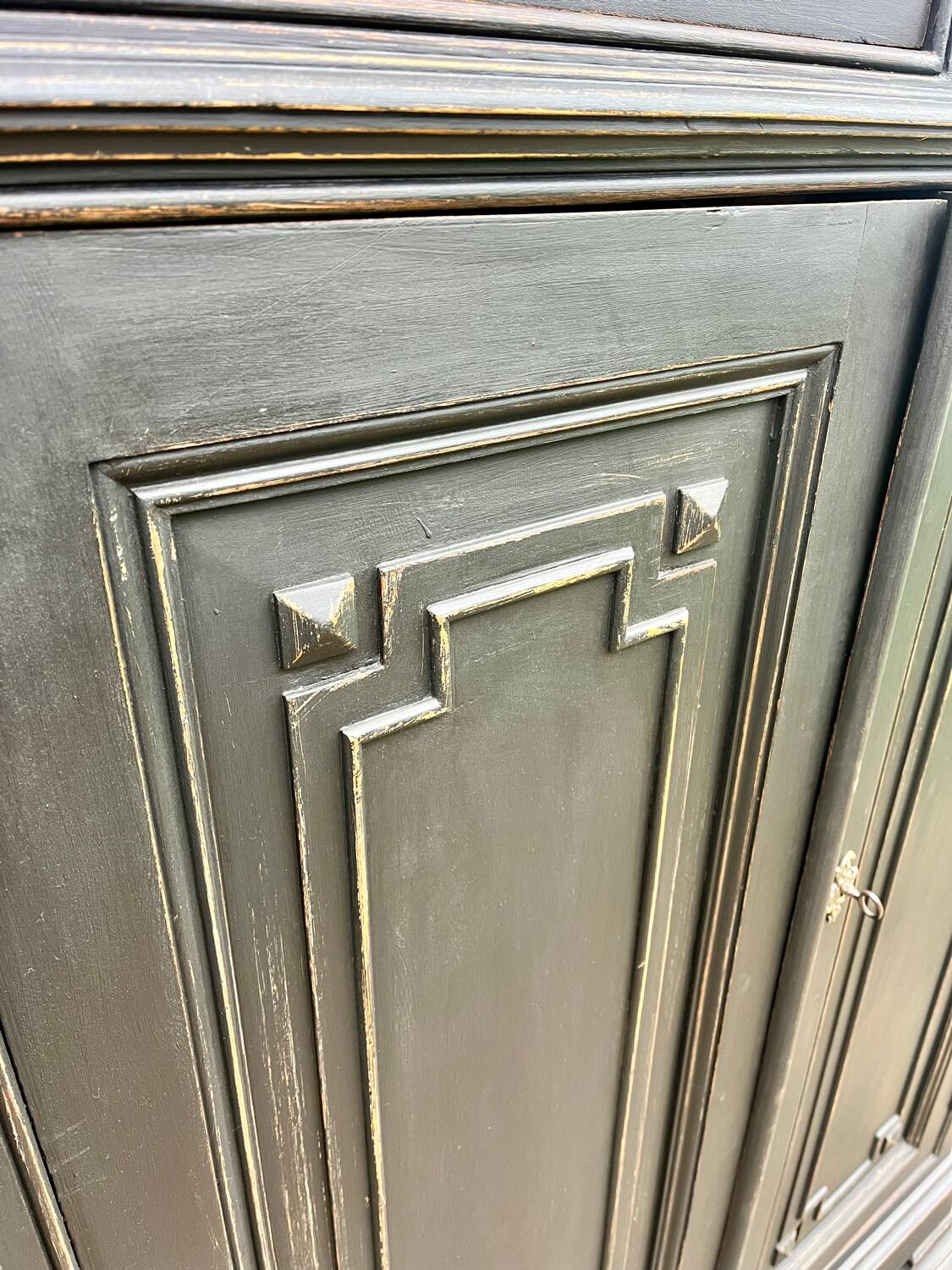 Three-quarter furniture