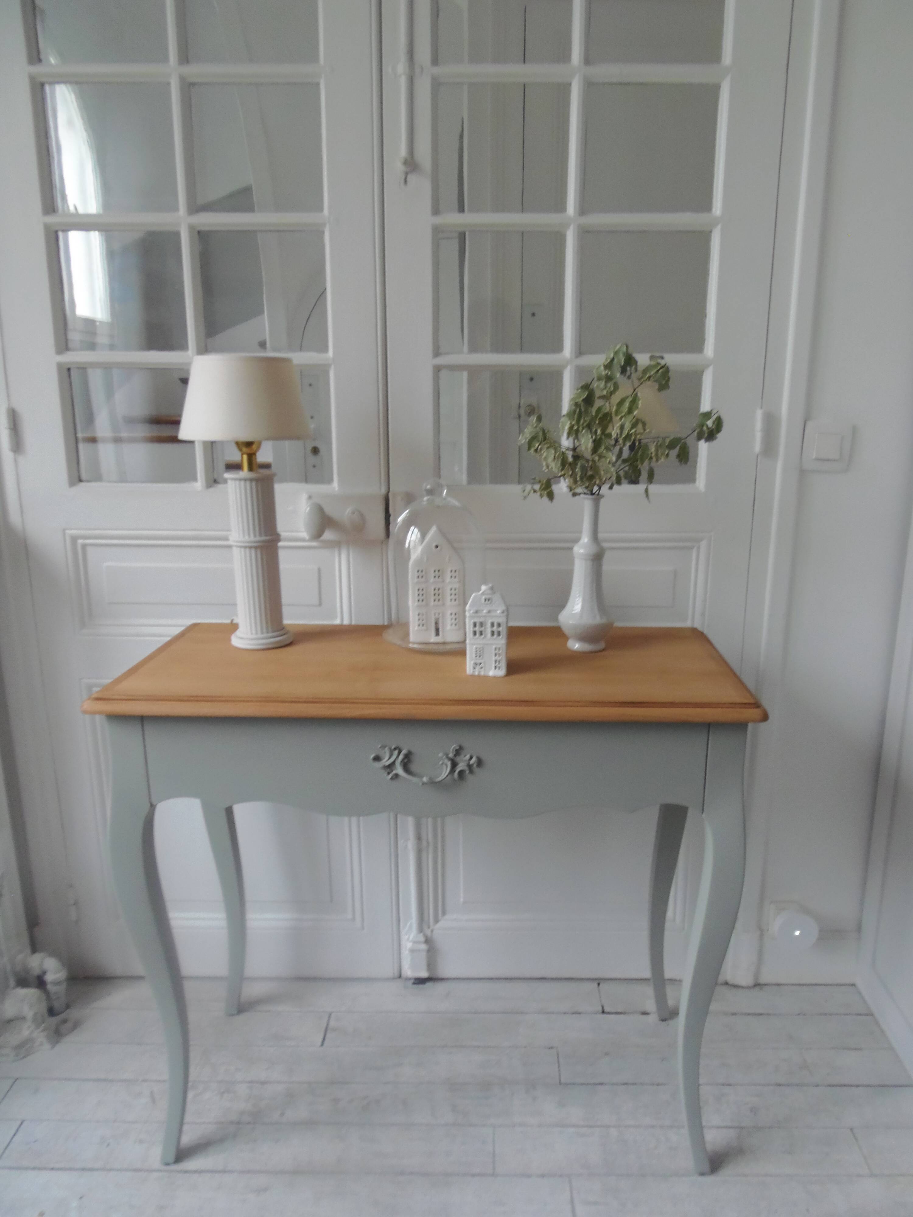 Console, side desk of beautiful craftsmanship re-enchanted in verdigris