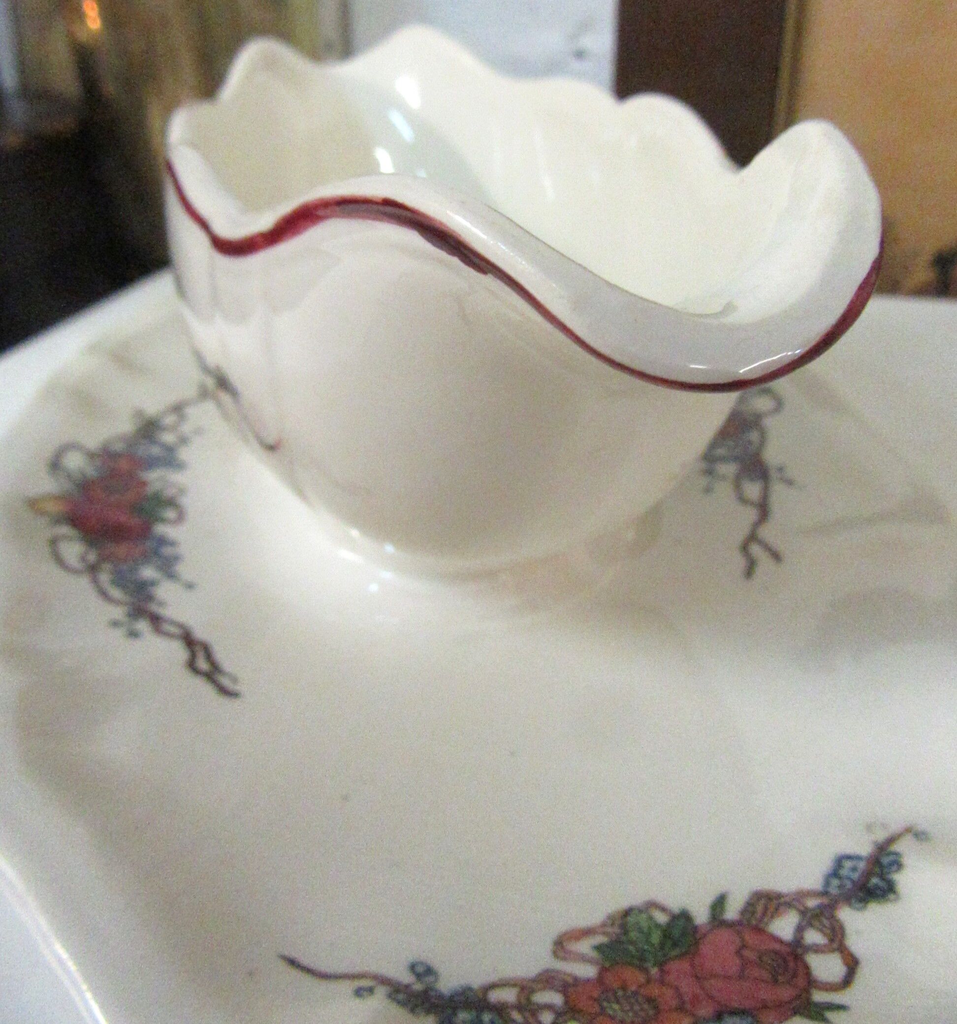 saucière en faience de sarreguemines- OBERNAI