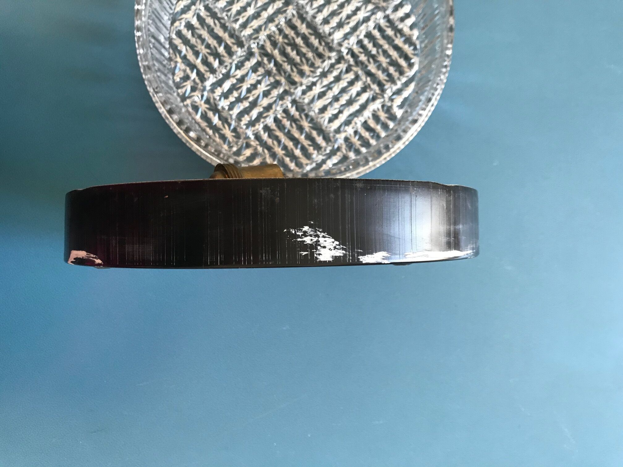 Round ceiling light in chiseled glass