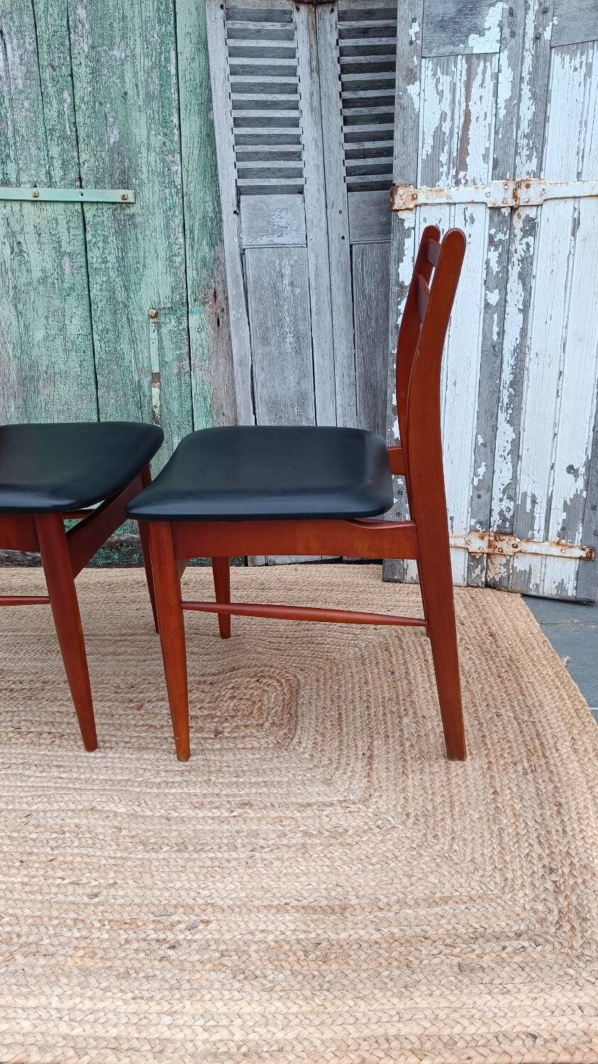 Scandinavian chairs, compass foot, skai