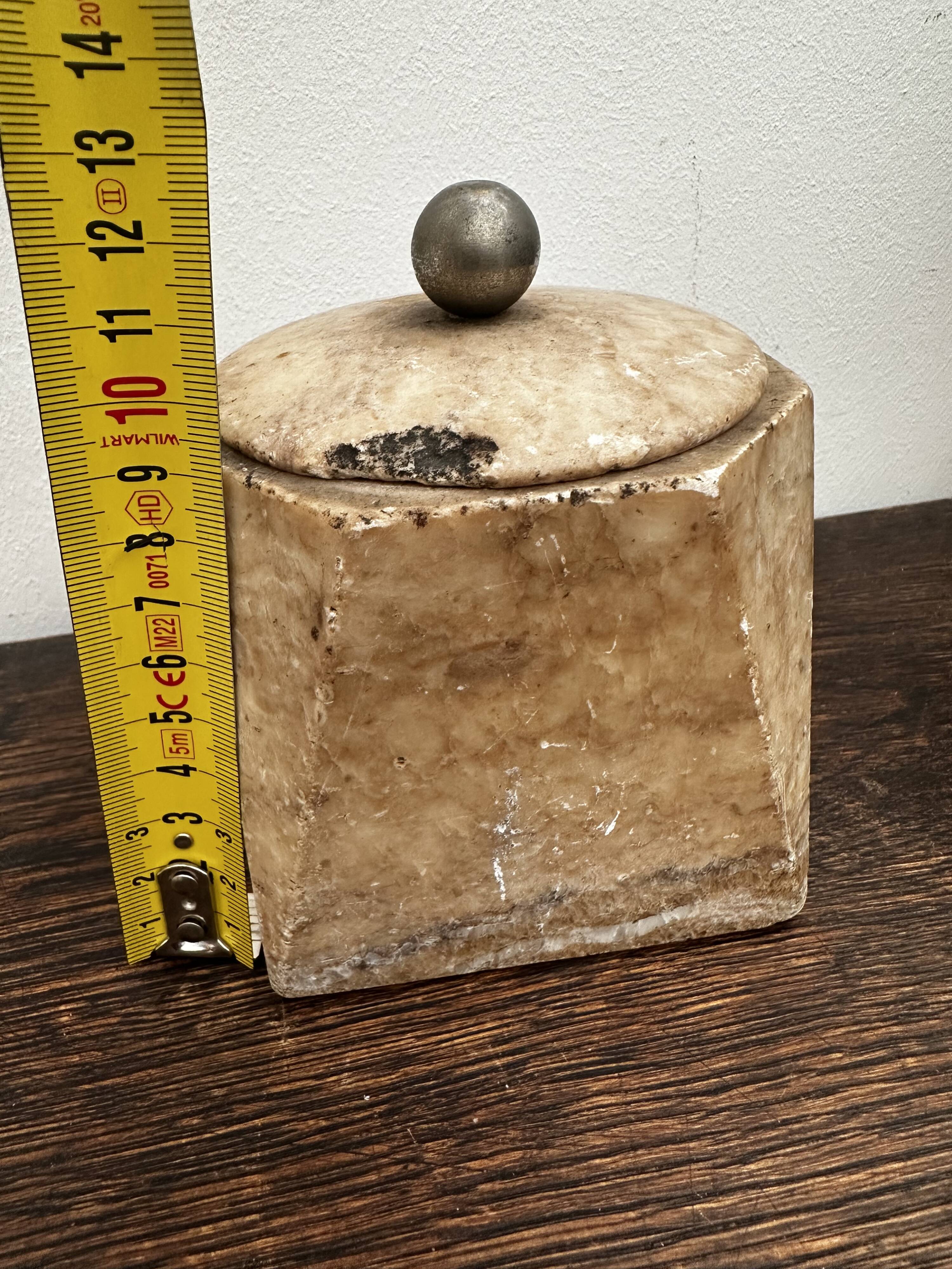 Art Deco marble snuffbox