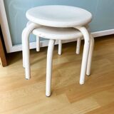 2 tabourets vintage peints en blanc