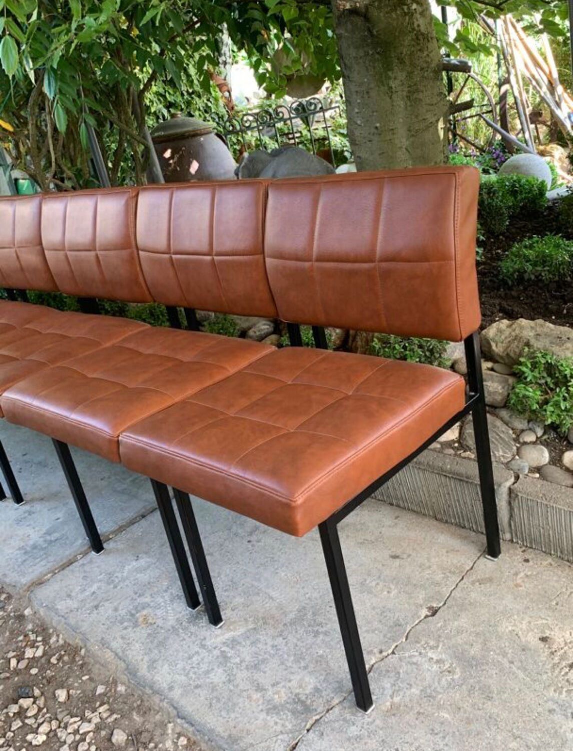 Suite de 5 chauffeuses skaï fauve 1950