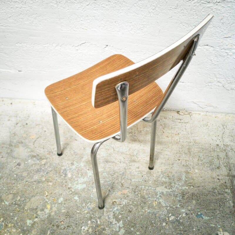 Chaise en formica