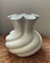 Vase torsadé vintage en porcelaine