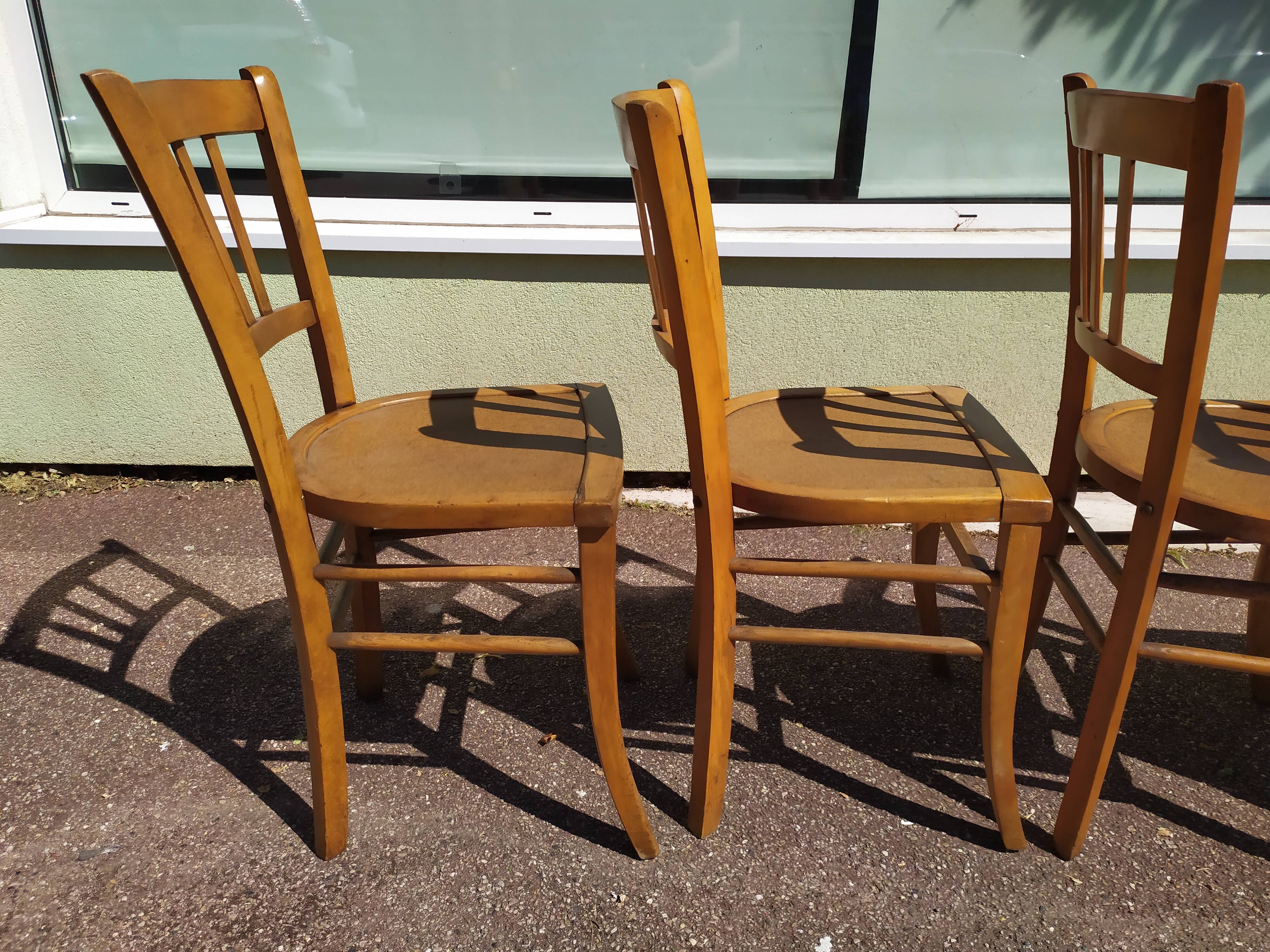 Lot de 4 chaises de bistrot ou de ferme en bois anciennes